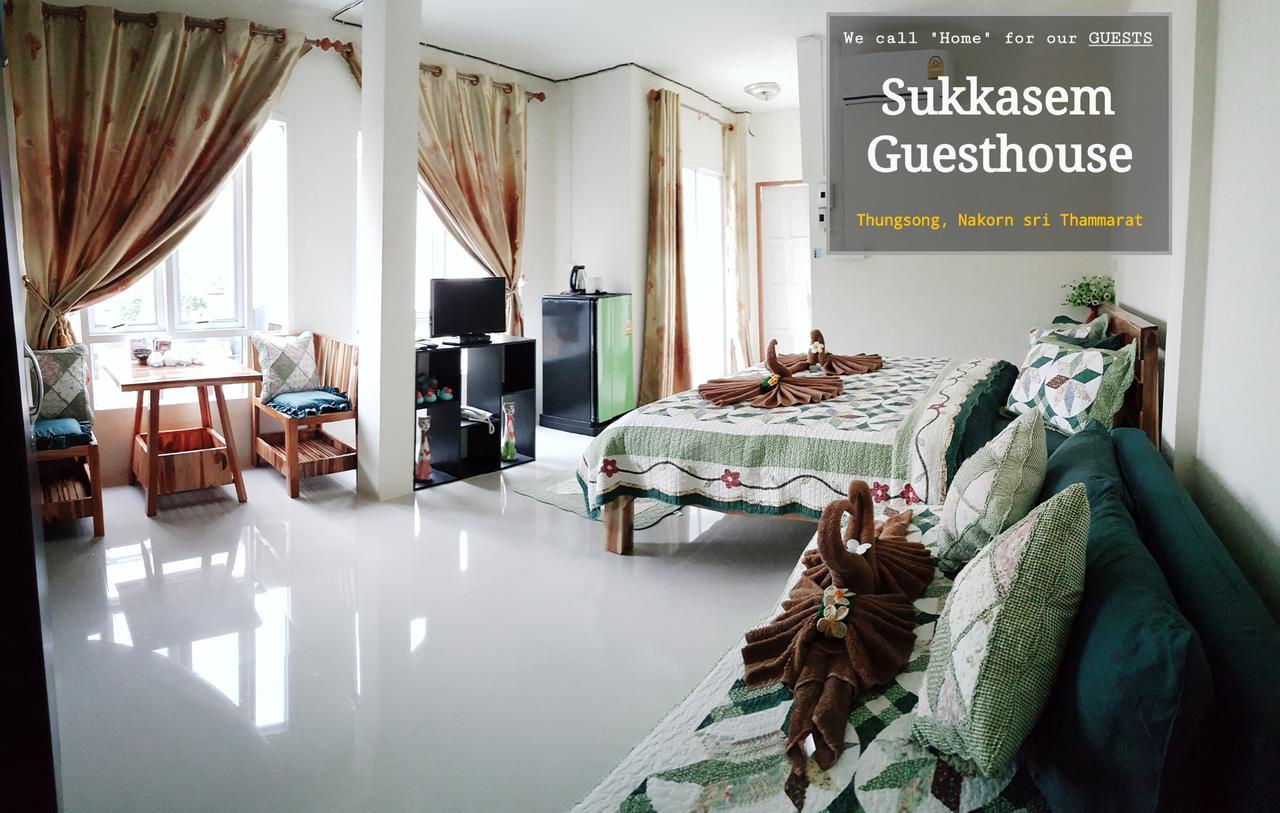 Sukkasem Guesthouse Thungsong Thung Song Bagian luar foto