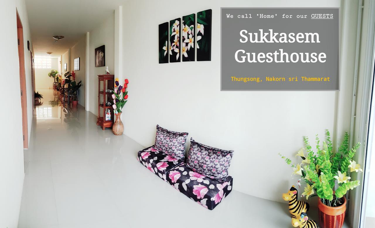 Sukkasem Guesthouse Thungsong Thung Song Bagian luar foto