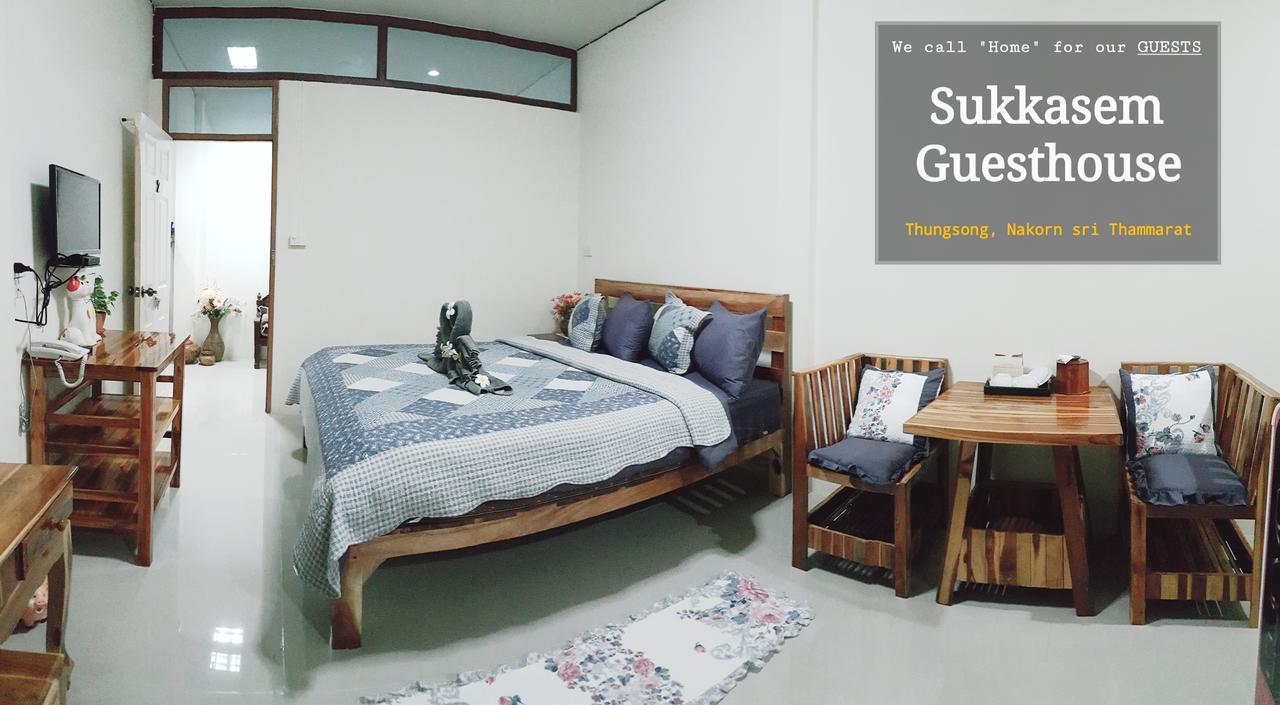 Sukkasem Guesthouse Thungsong Thung Song Bagian luar foto